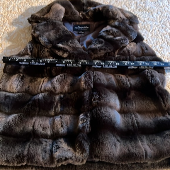 Outdoor Edition by Parkhurst Faux Fir Vest SZ L - Picture 6 of 12